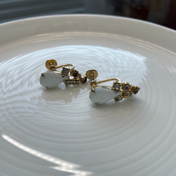 Vintage Coro clip earrings - Picture 2 of 3